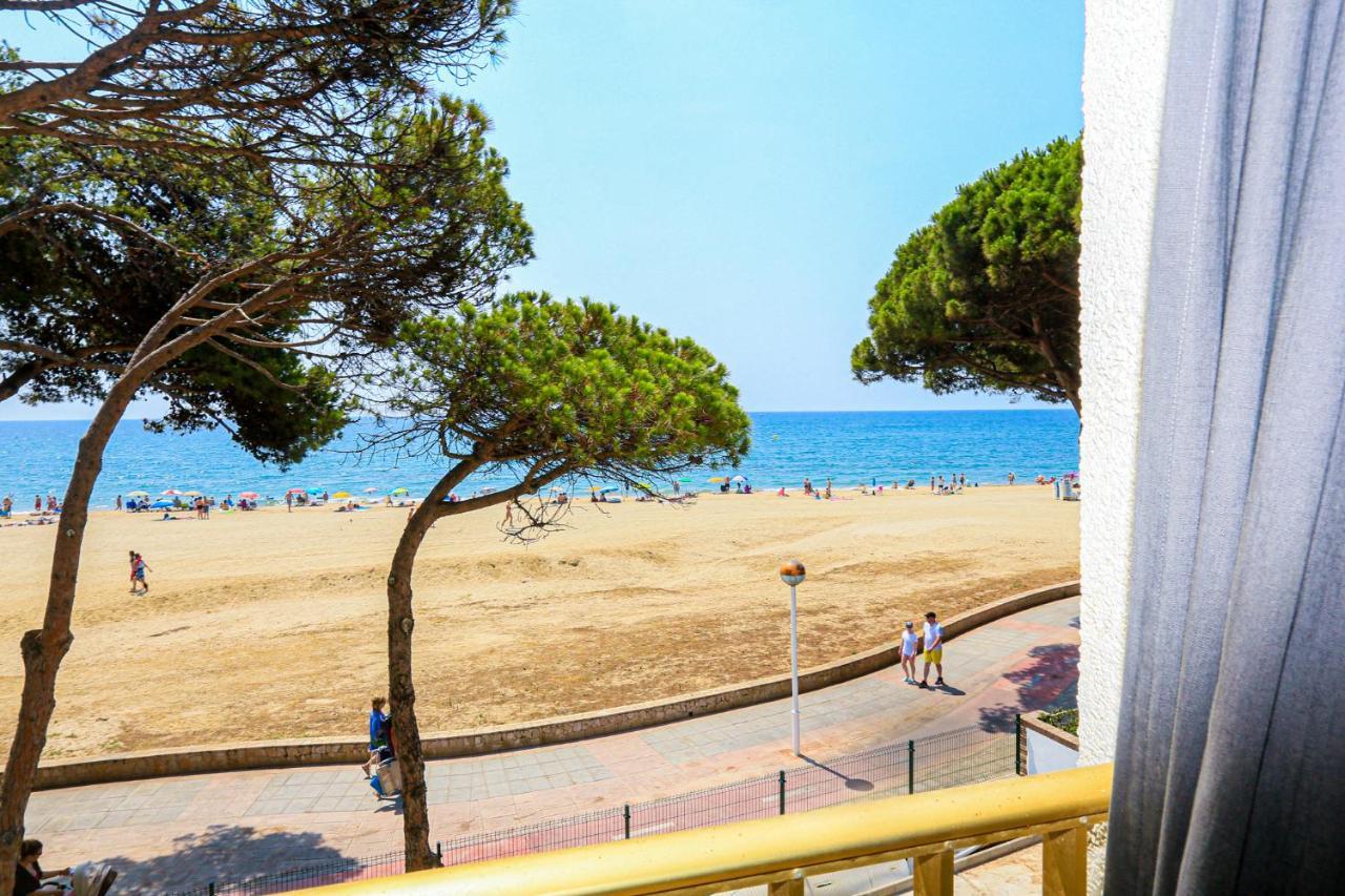Playmar Litoral Costa Dorada - Only Families Apartment Cambrils Bagian luar foto