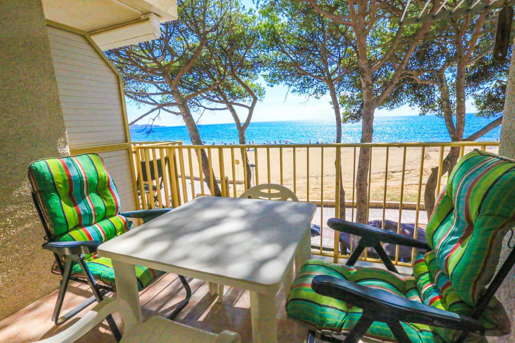 Playmar Litoral Costa Dorada - Only Families Apartment Cambrils Bagian luar foto