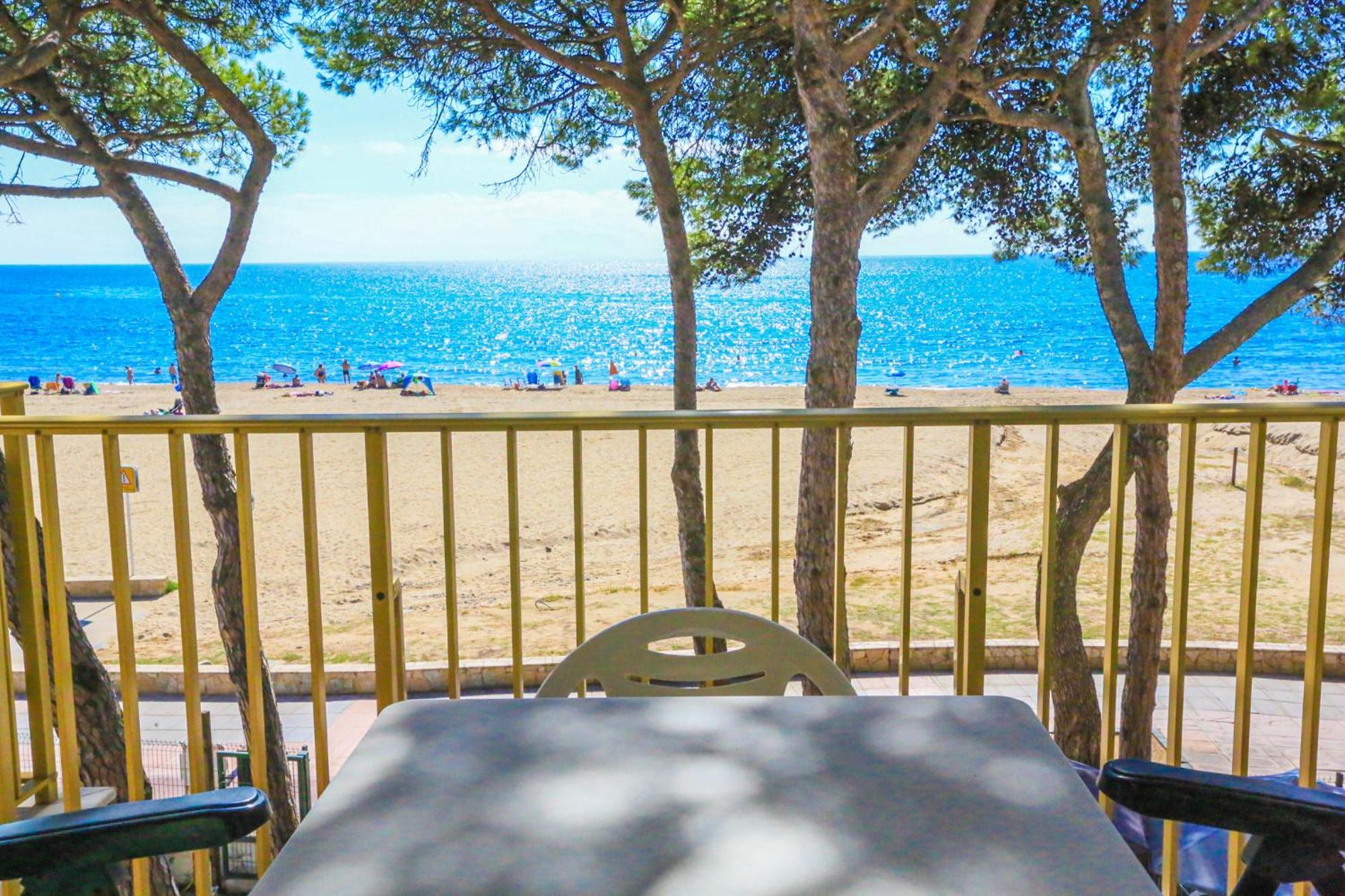 Playmar Litoral Costa Dorada - Only Families Apartment Cambrils Bagian luar foto